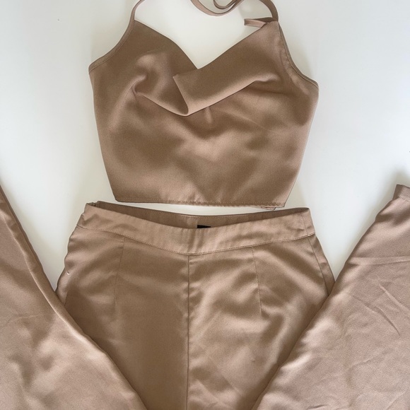 Matching Set - Picture 2 of 3